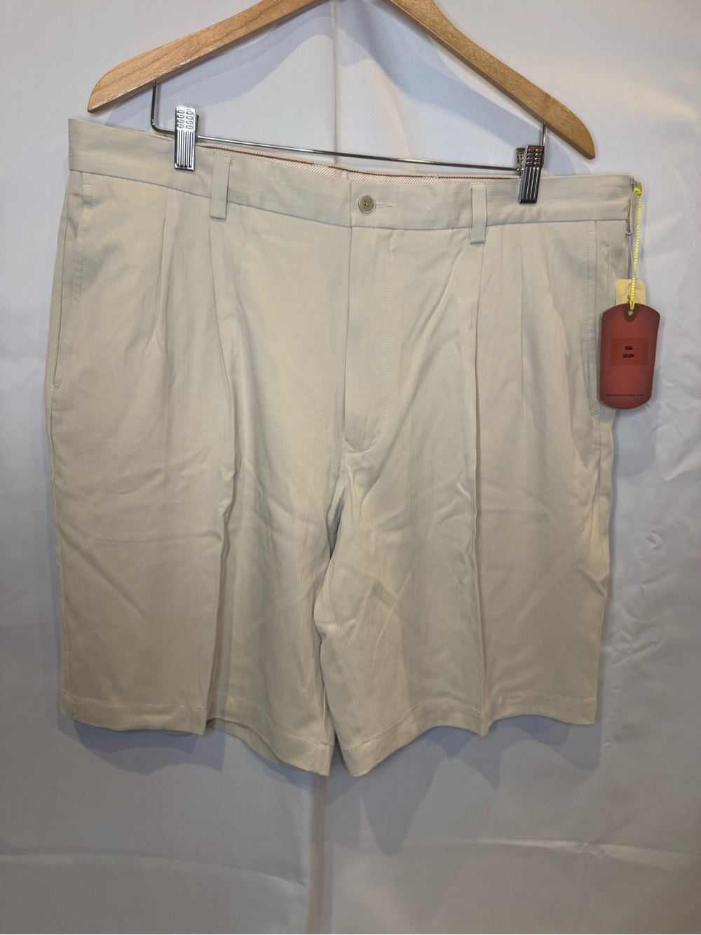 Tommy Bahama Men's Cream Flat-Front Cotton Shorts - Picture 2 of 6